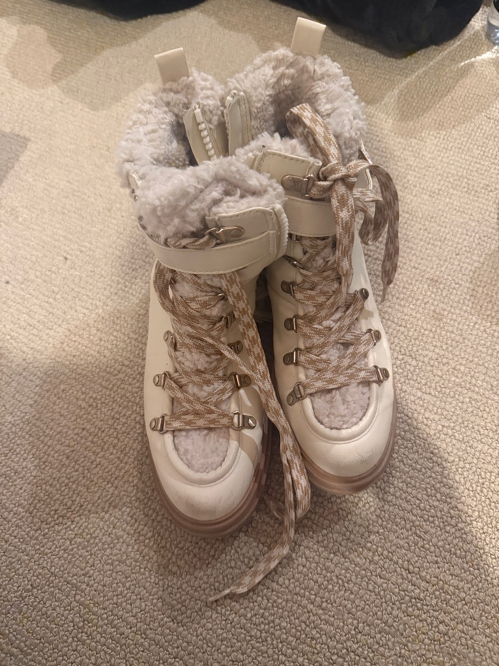 Sam Edelman Cream Sherpa-Lined Lace-Up Winter Boots